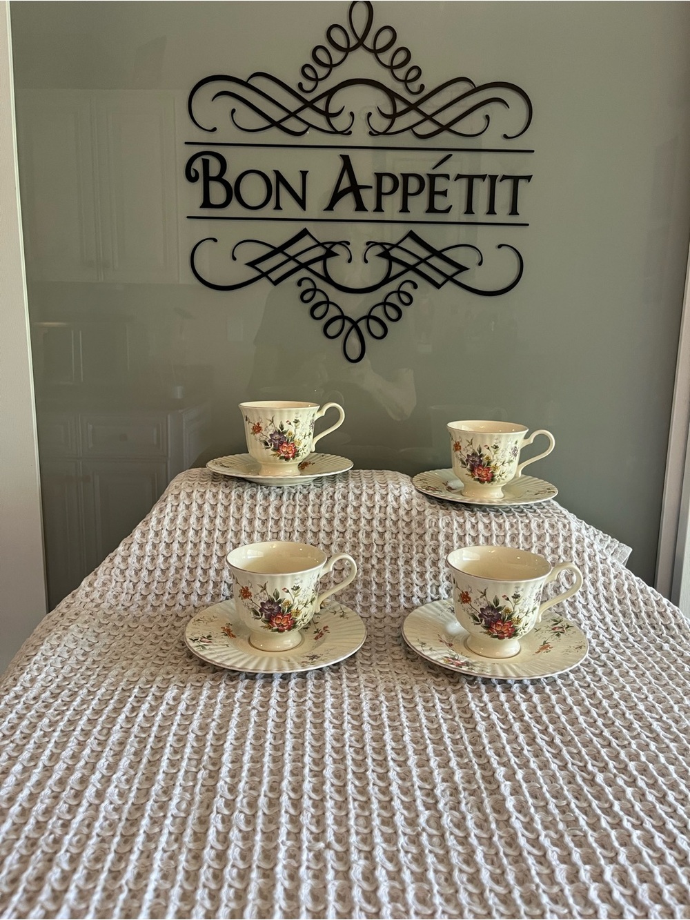 Vintage Mikasa, classic elegance Park lane tea cups, & saucer, (4) 429